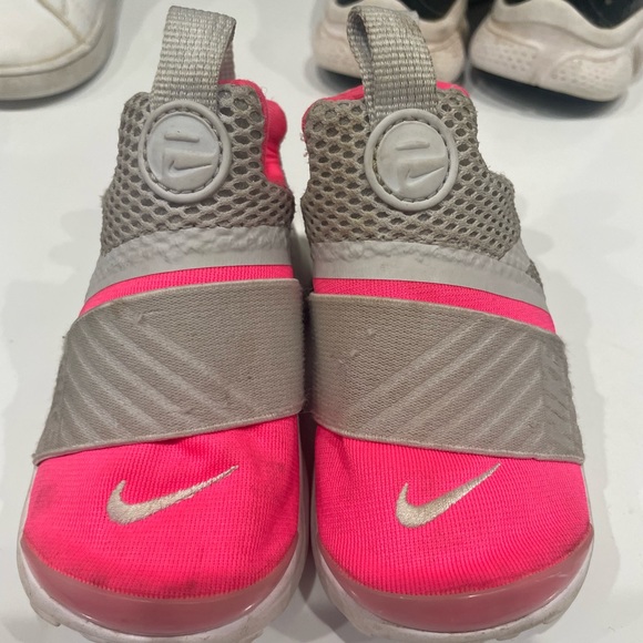 Pink and gray Nikes - Picture 1 of 3